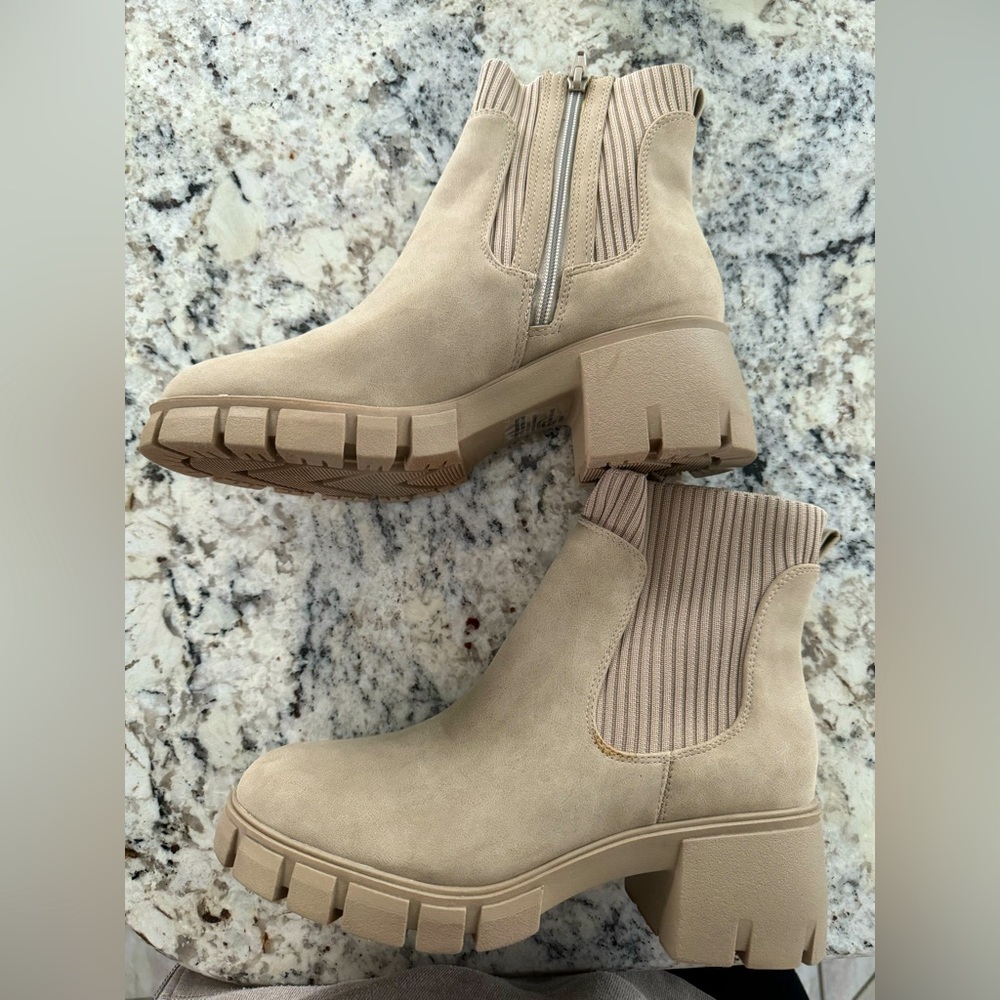 Women’s Chelsea Boot